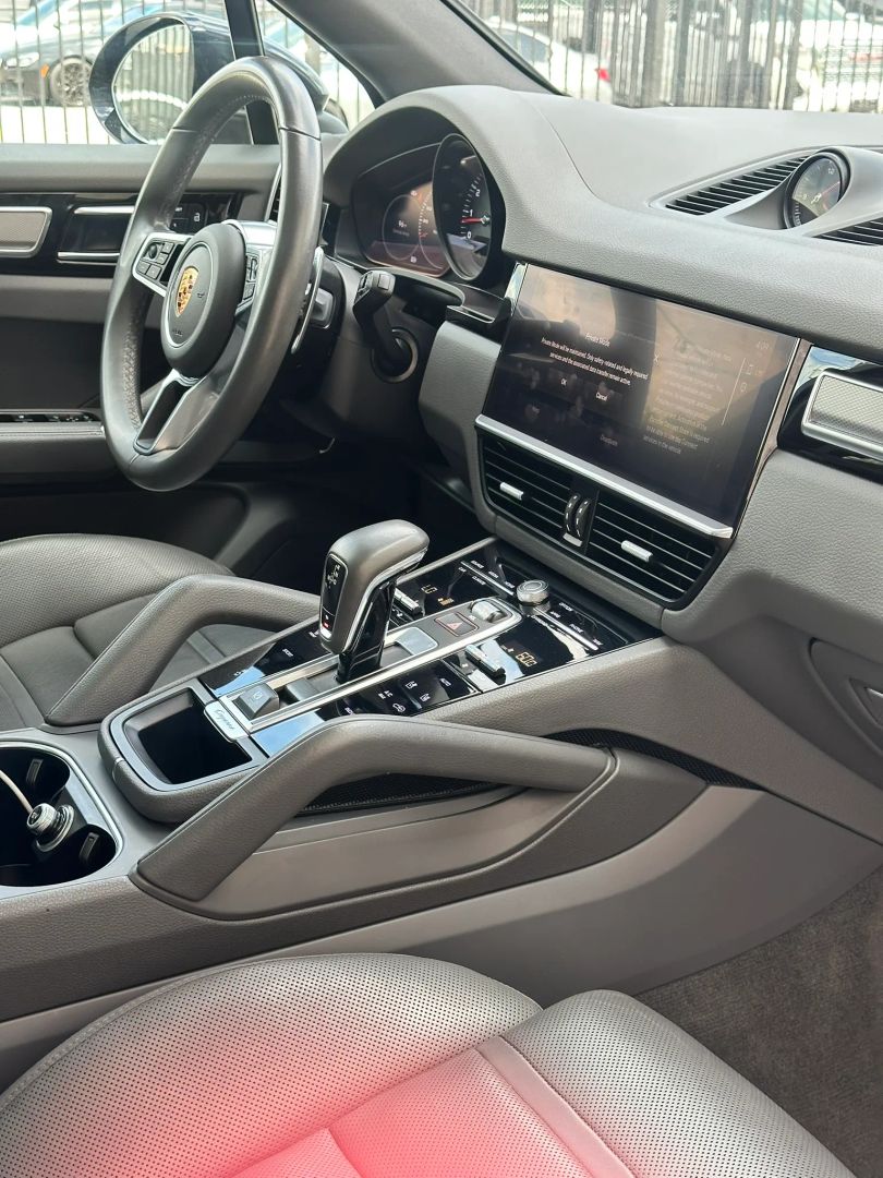 Photo 18 of 2022 Porsche Cayenne Type for sale in Houston, TX
