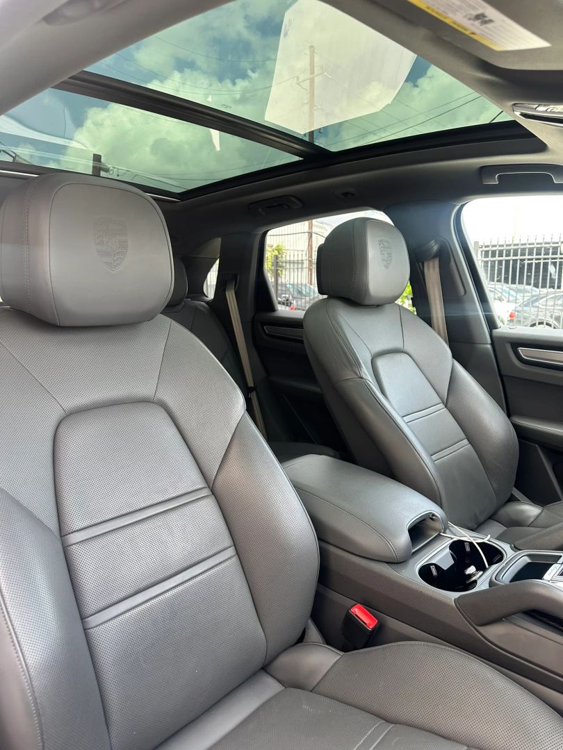 Photo 24 of 2022 Porsche Cayenne Type for sale in Houston, TX