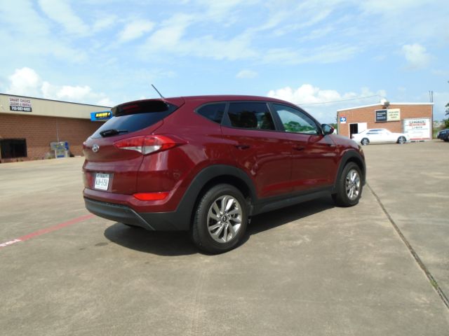 Photo 5 of 2018 Hyundai Tucson SE for sale in Houston, TX