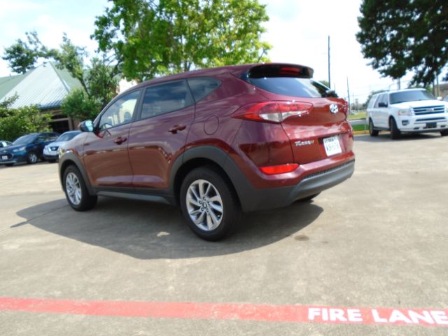 Photo 7 of 2018 Hyundai Tucson SE for sale in Houston, TX