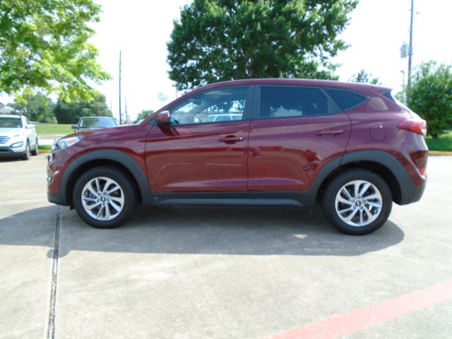 Photo 8 of 2018 Hyundai Tucson SE for sale in Houston, TX