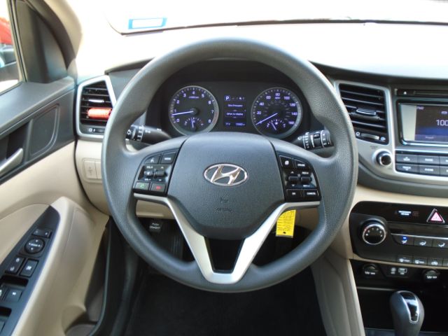 Photo 14 of 2018 Hyundai Tucson SE for sale in Houston, TX