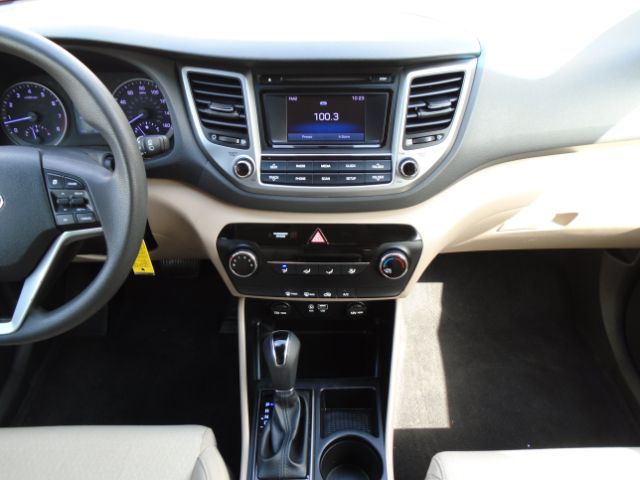 Photo 15 of 2018 Hyundai Tucson SE for sale in Houston, TX