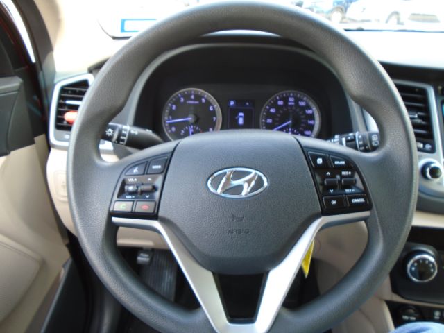 Photo 19 of 2018 Hyundai Tucson SE for sale in Houston, TX