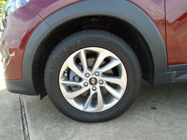 Photo 22 of 2018 Hyundai Tucson SE for sale in Houston, TX
