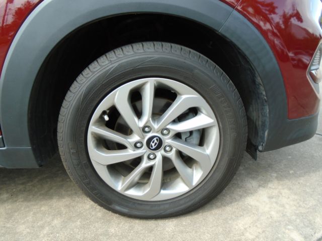Photo 24 of 2018 Hyundai Tucson SE for sale in Houston, TX