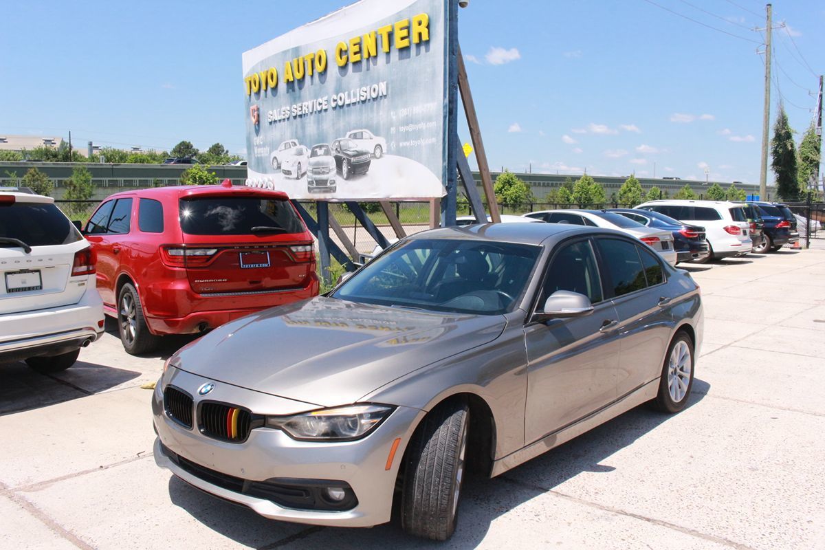 Photo 4 of 2018 BMW 320i 3-series for sale in Cypress, TX