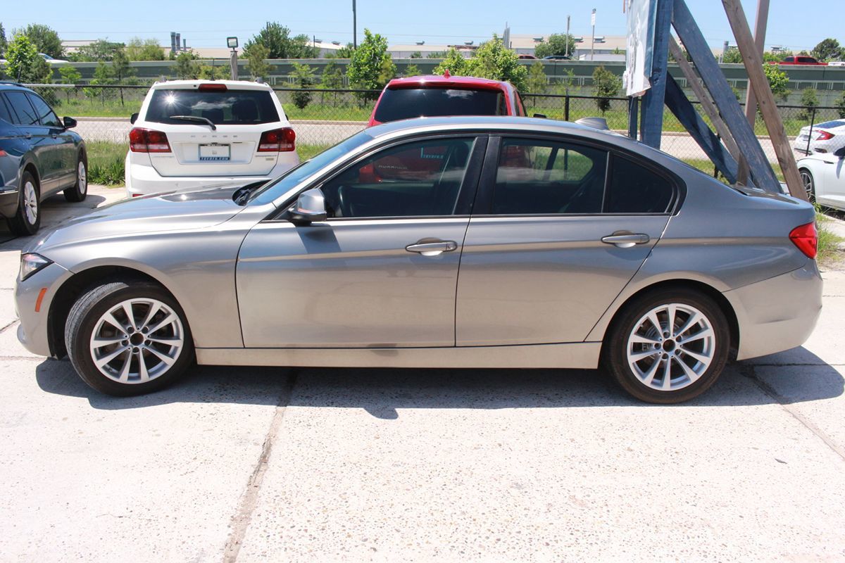 Photo 11 of 2018 BMW 320i 3-series for sale in Cypress, TX
