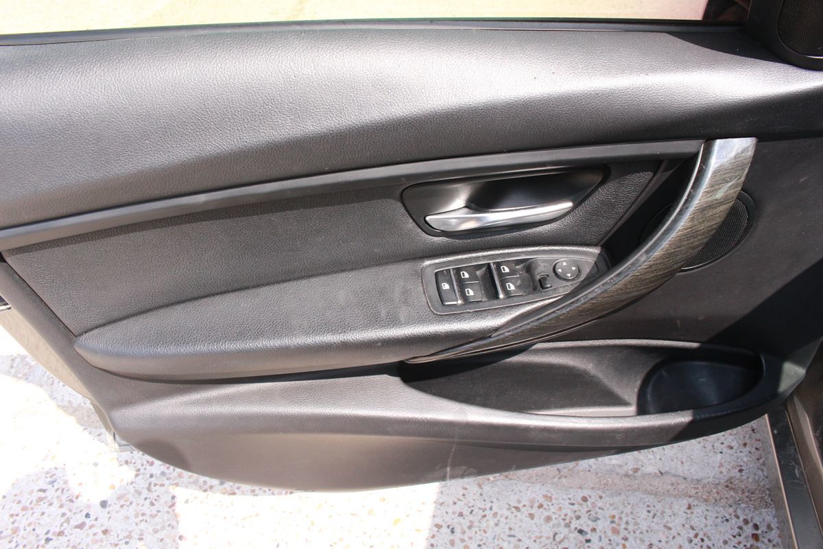 Photo 13 of 2018 BMW 320i 3-series for sale in Cypress, TX