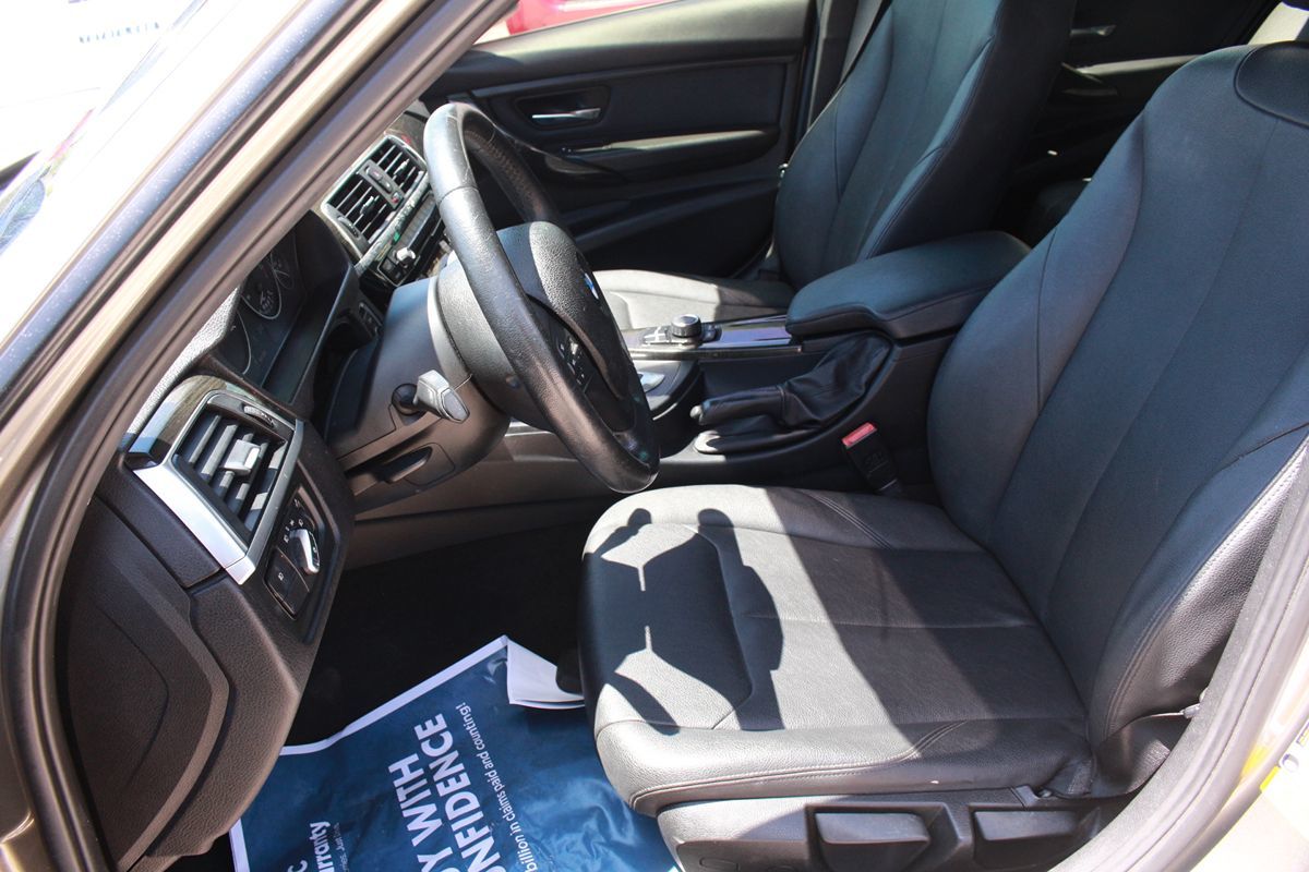 Photo 16 of 2018 BMW 320i 3-series for sale in Cypress, TX