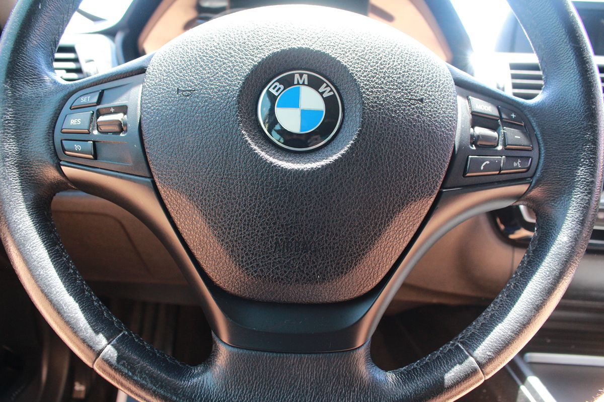Photo 19 of 2018 BMW 320i 3-series for sale in Cypress, TX