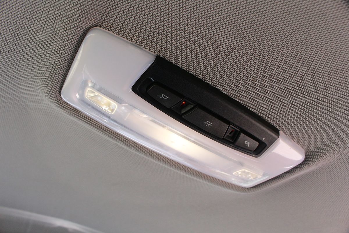 Photo 60 of 2018 BMW 320i 3-series for sale in Cypress, TX