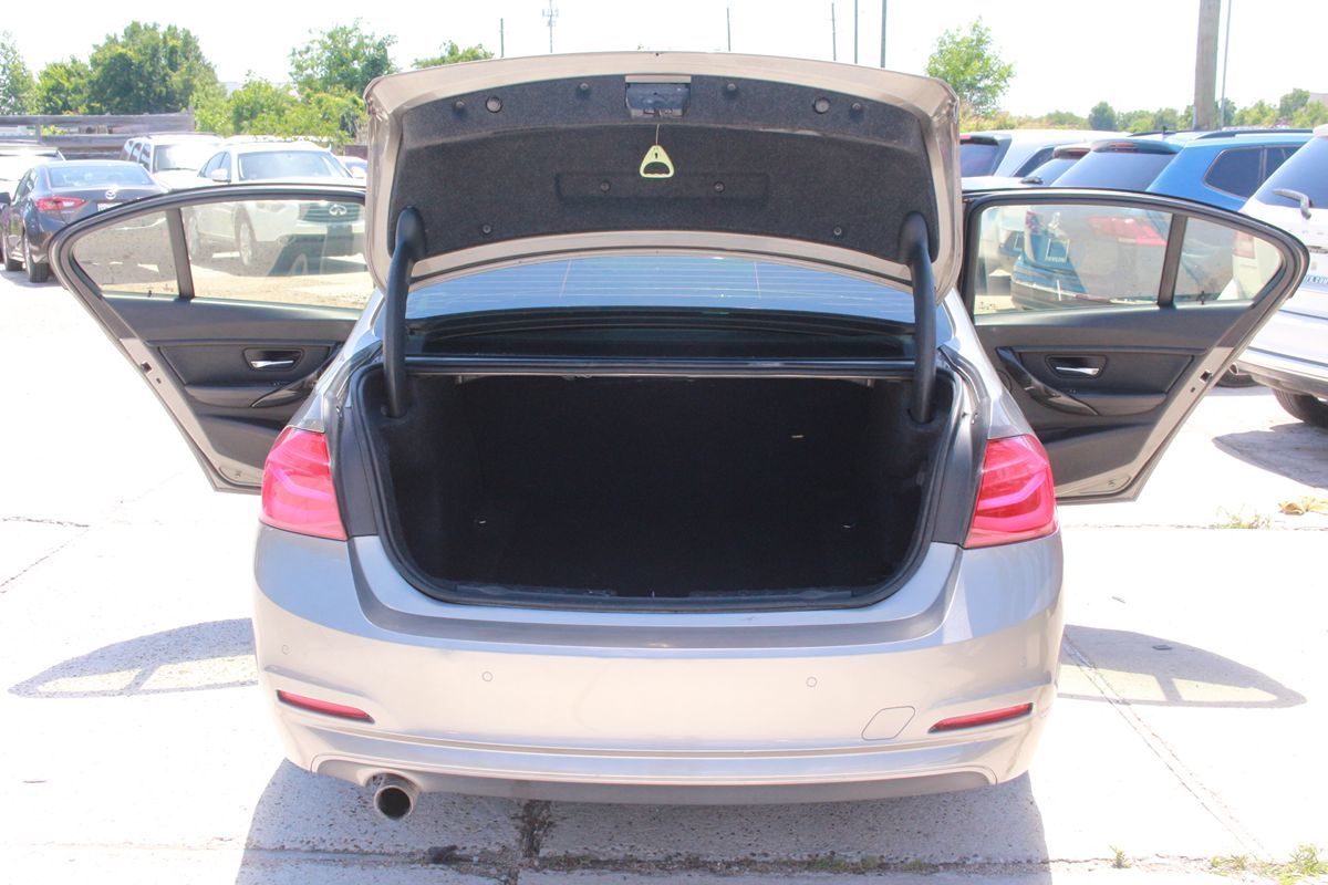 Photo 61 of 2018 BMW 320i 3-series for sale in Cypress, TX