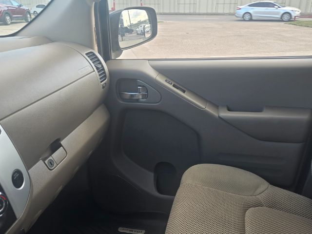Photo 9 of 2015 Nissan Frontier for sale in Houston, TX