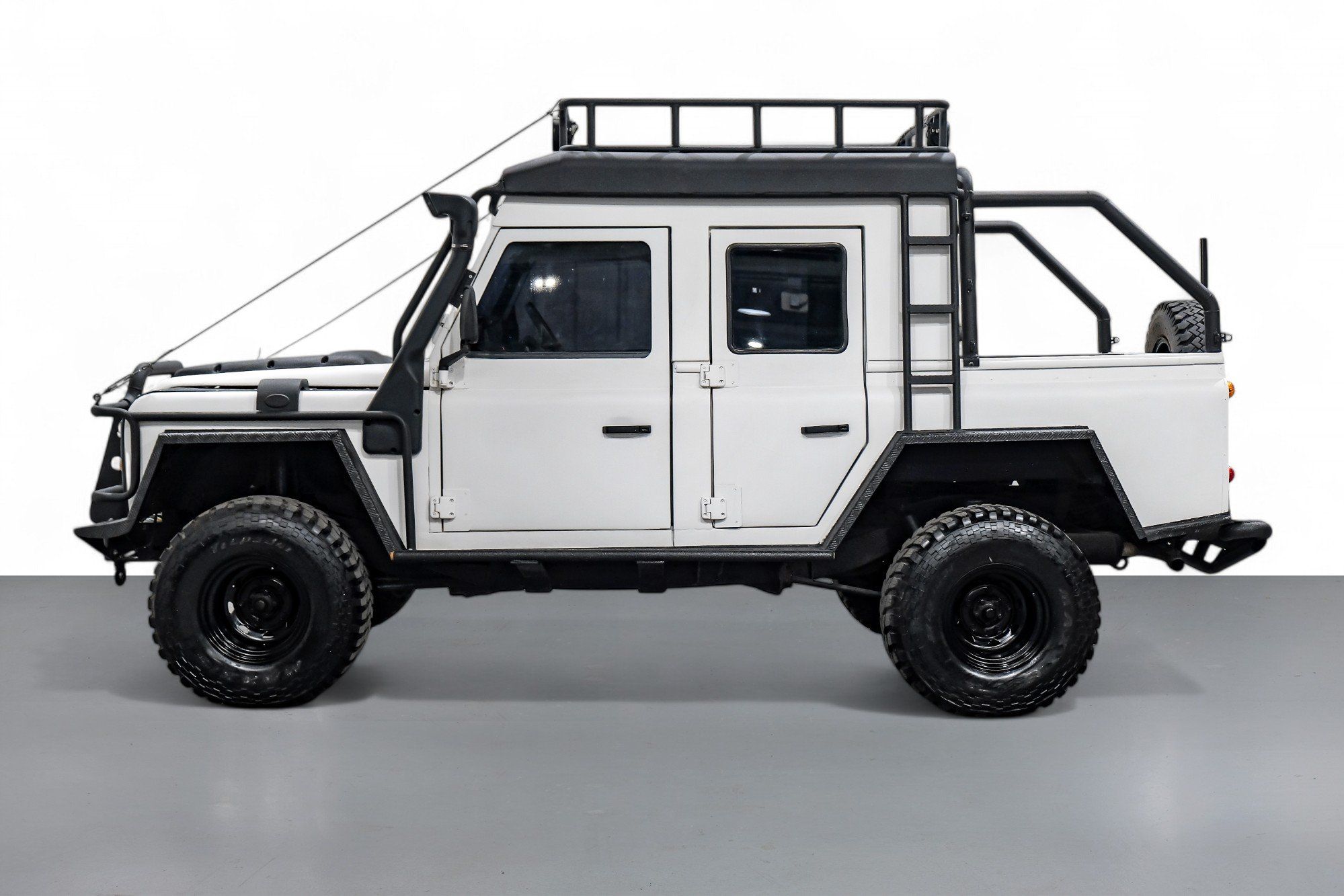 Photo 19 of 2018 Land Rover Defender 110 for sale in Katy, TX
