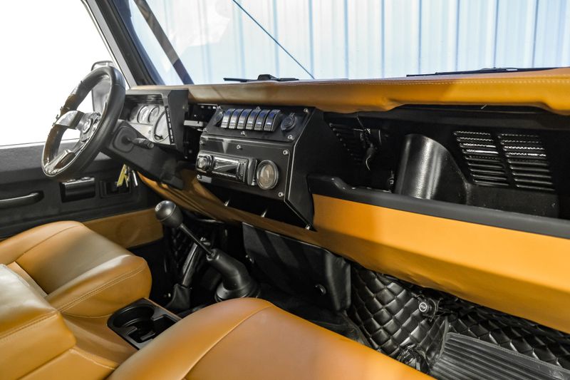 Photo 26 of 2018 Land Rover Defender 110 for sale in Katy, TX