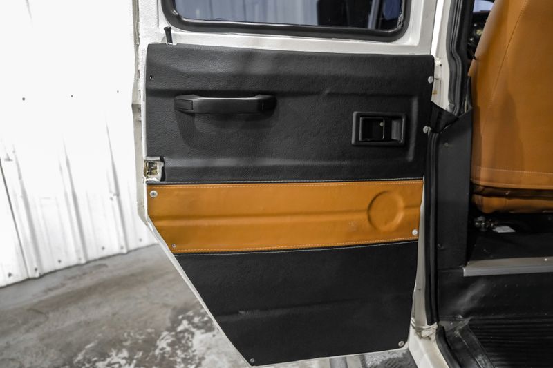 Photo 82 of 2018 Land Rover Defender 110 for sale in Katy, TX