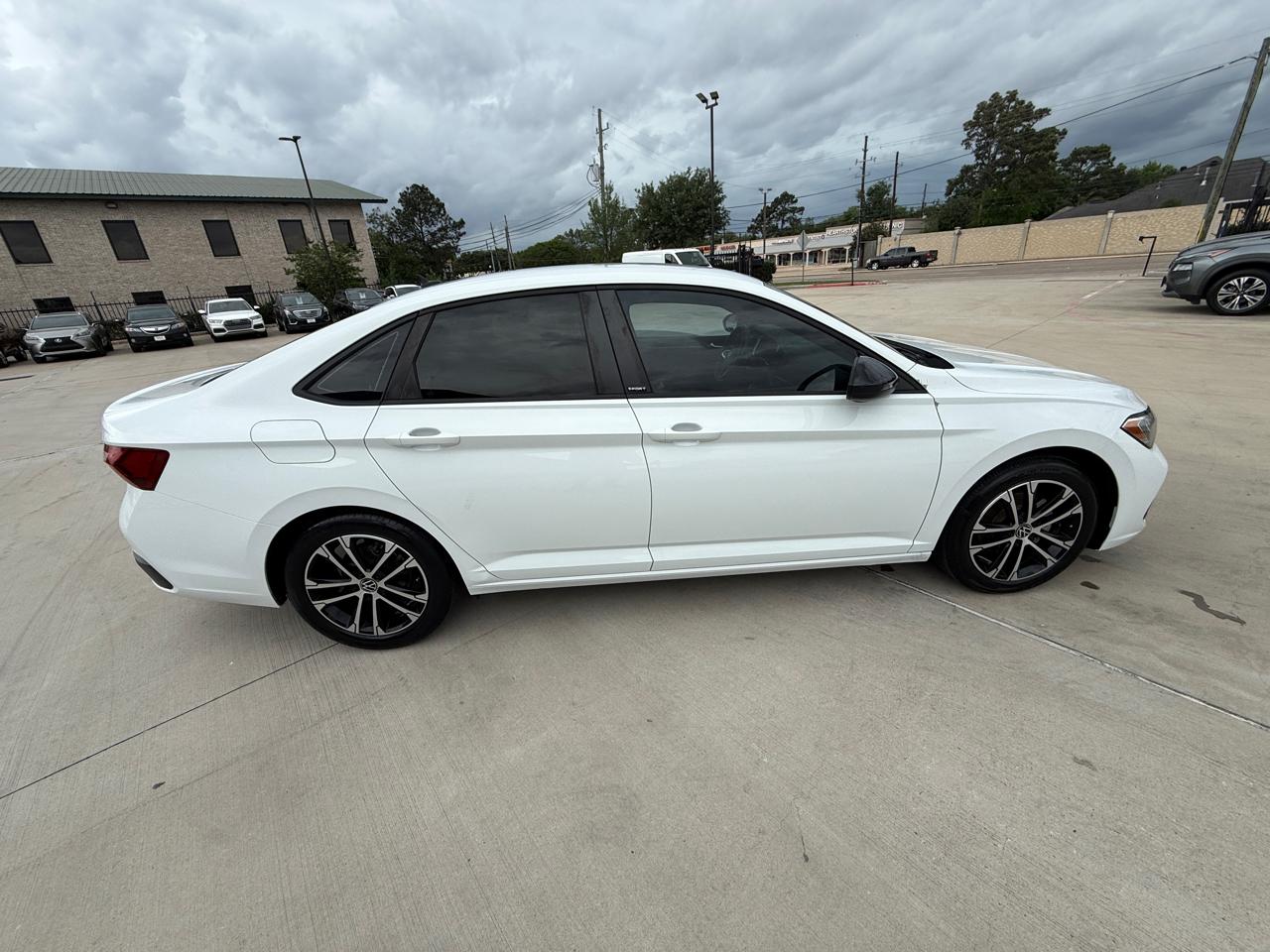Photo 13 of 2023 Volkswagen Jetta Sport for sale in Houston, TX