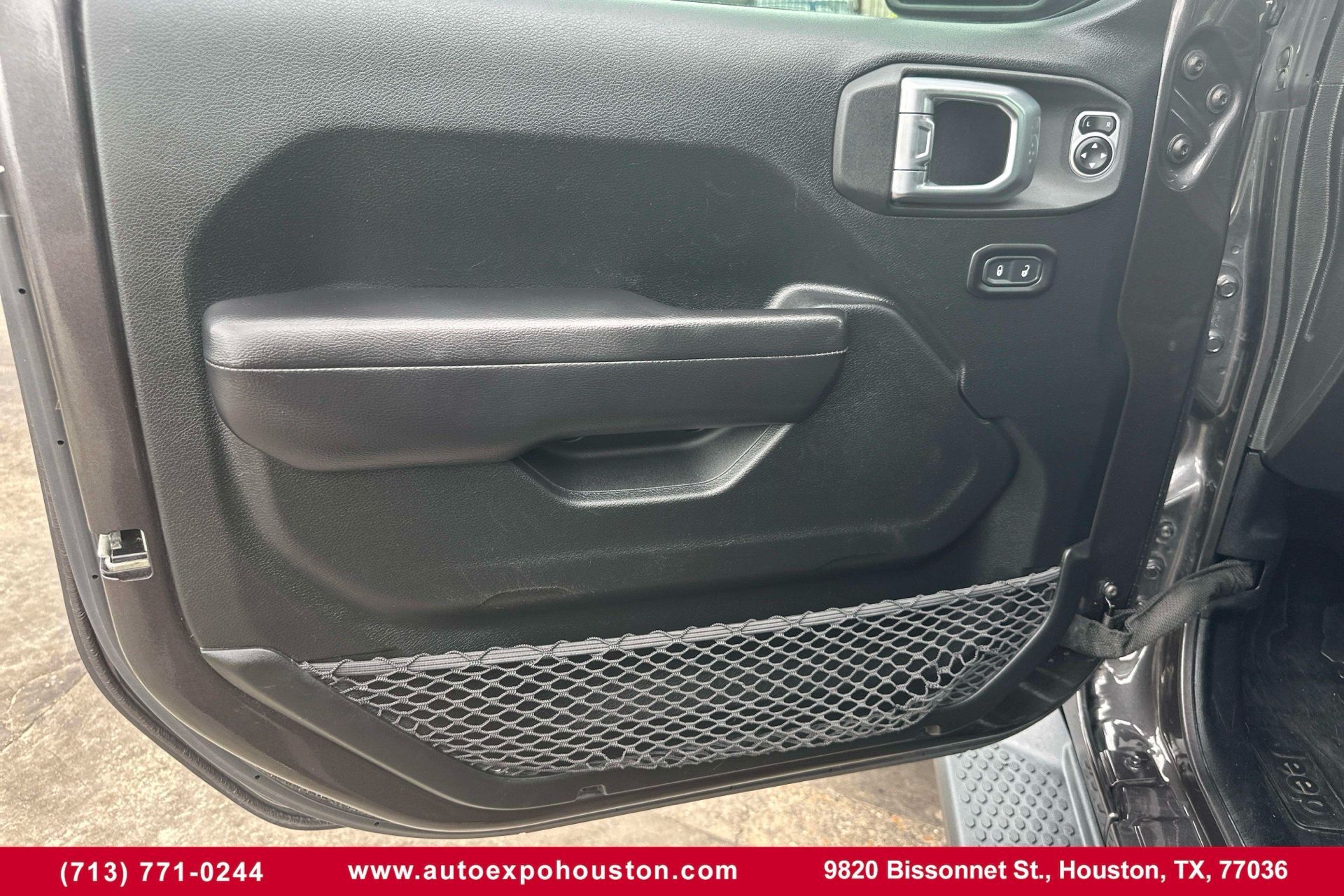 Photo 33 of 2019 Jeep Wrangler Unlimited for sale in Houston, TX