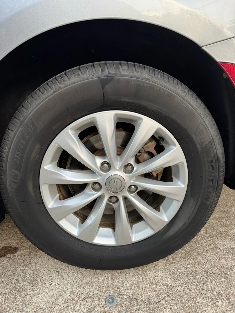 Photo 38 of 2019 Chrysler Pacifica Touring for sale in Katy, TX