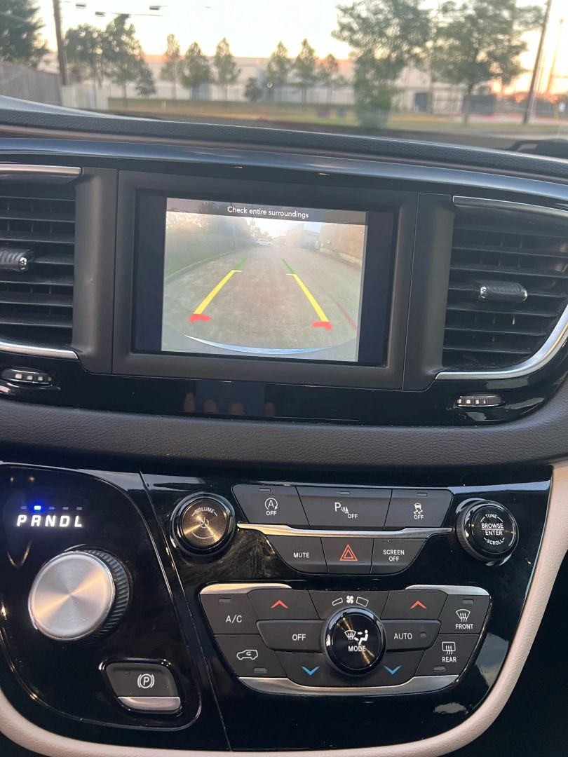 Photo 51 of 2019 Chrysler Pacifica Touring for sale in Katy, TX