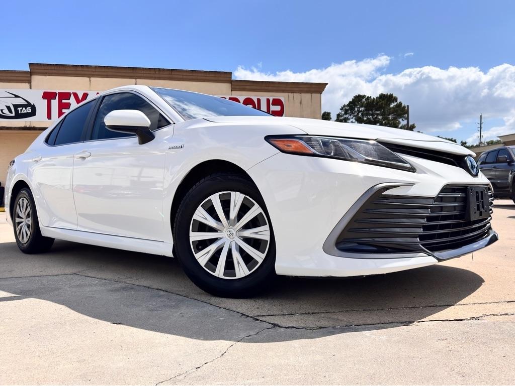 Photo 4 of 2021 Toyota Camry LE for sale in Spring, TX