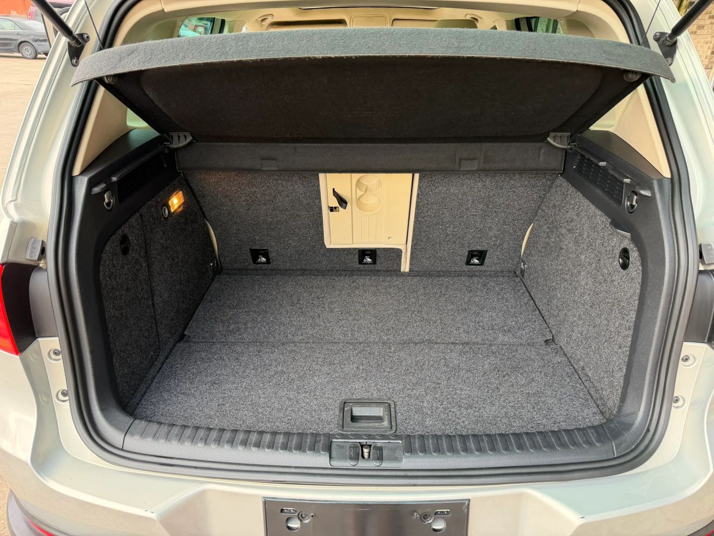 Photo 13 of 2013 Volkswagen Tiguan for sale in Katy, TX