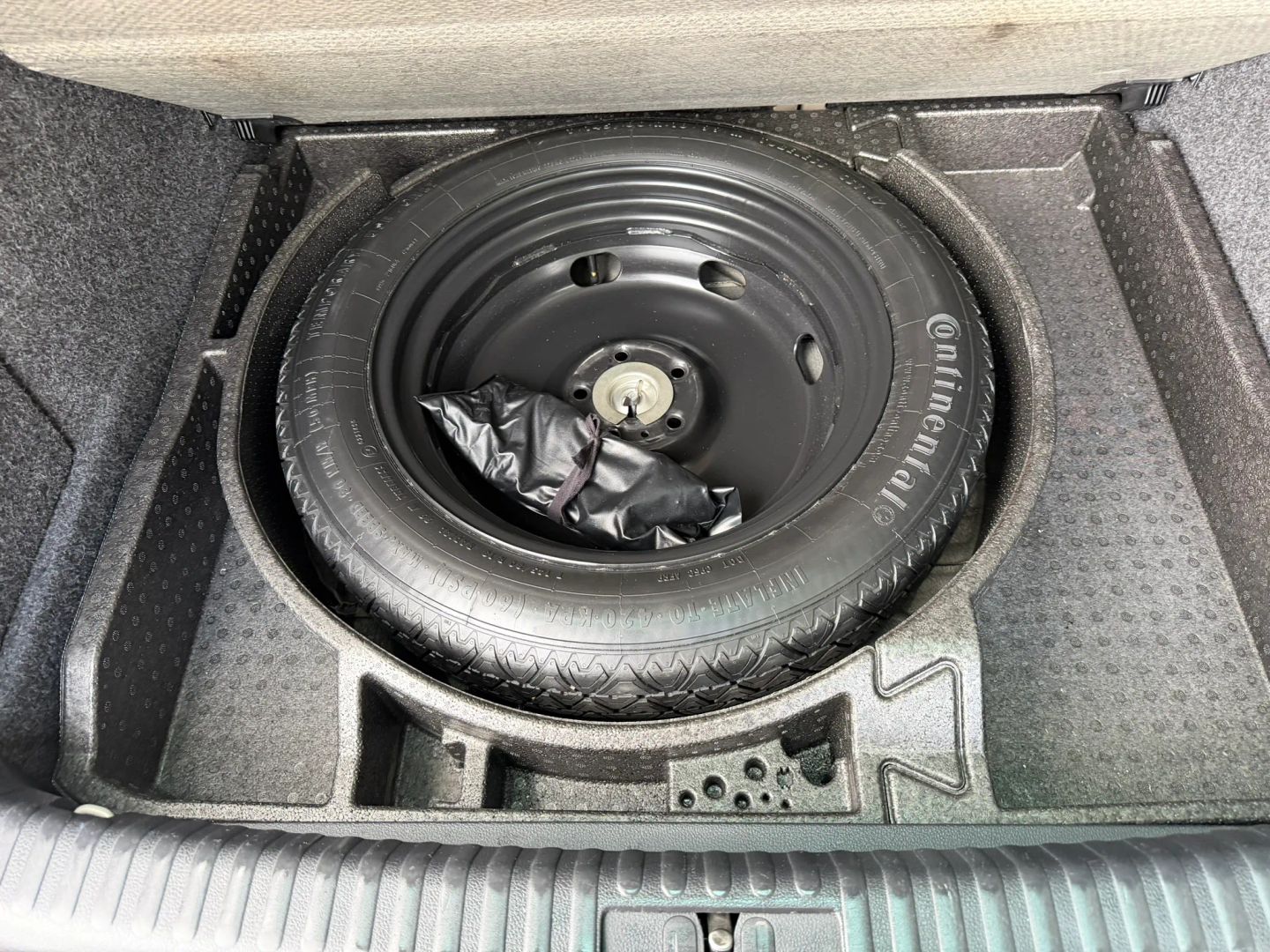 Photo 15 of 2013 Volkswagen Tiguan for sale in Katy, TX