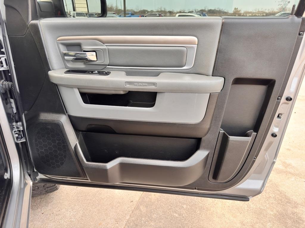 Photo 34 of 2019 Ram 1500 Classic for sale in Spring, TX