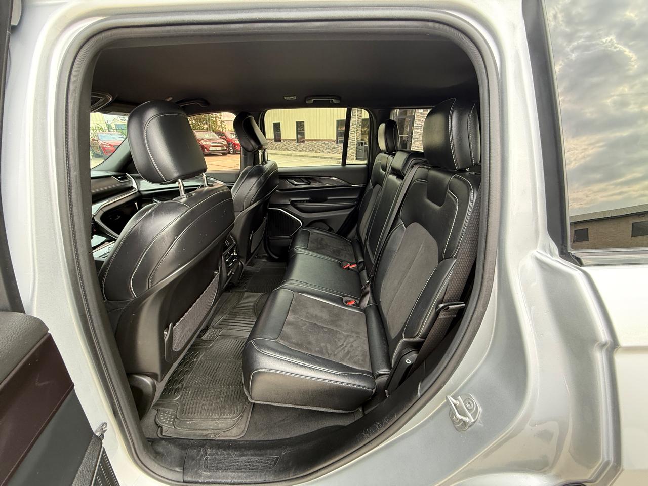 Photo 21 of 2022 Jeep Grand Cherokee Laredo for sale in Houston, TX