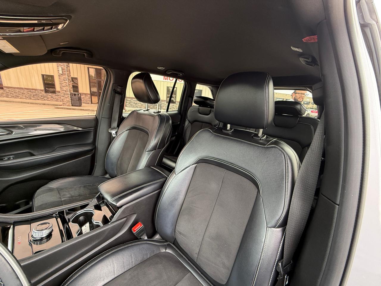 Photo 23 of 2022 Jeep Grand Cherokee Laredo for sale in Houston, TX