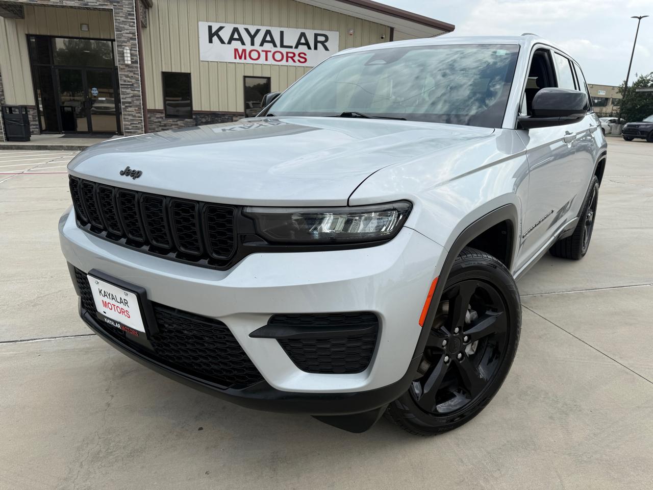 Photo 4 of 2022 Jeep Grand Cherokee Laredo for sale in Houston, TX