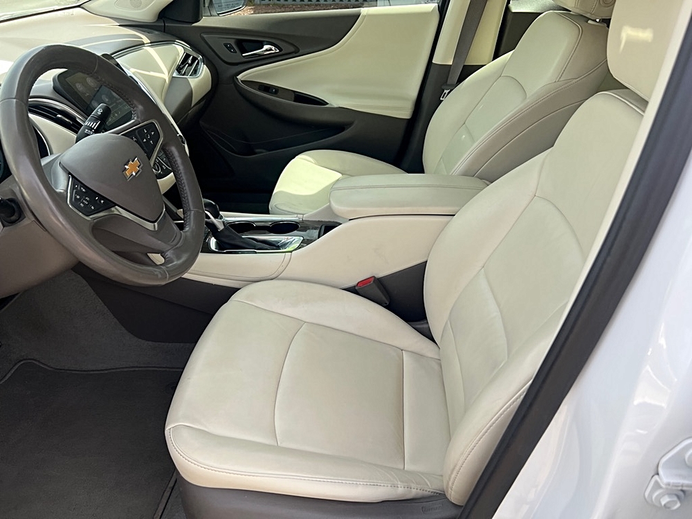 Photo 2 of 2021 Chevrolet Malibu LT for sale in Cypress, TX