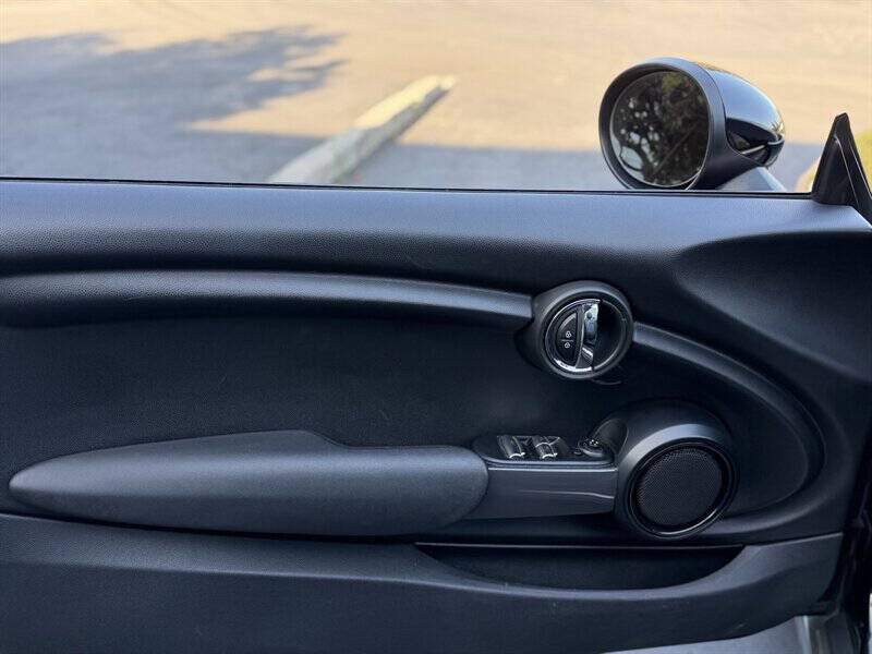 Photo 19 of 2019 Mini Cooper Convertible Cooper for sale in Cypress, TX