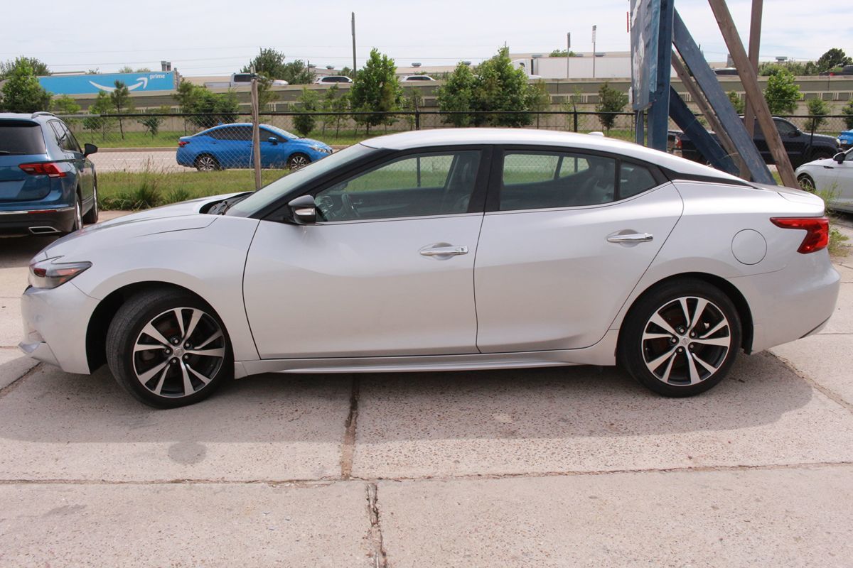 Photo 11 of 2017 Nissan Maxima Brilliant Silver for sale in Cypress, TX