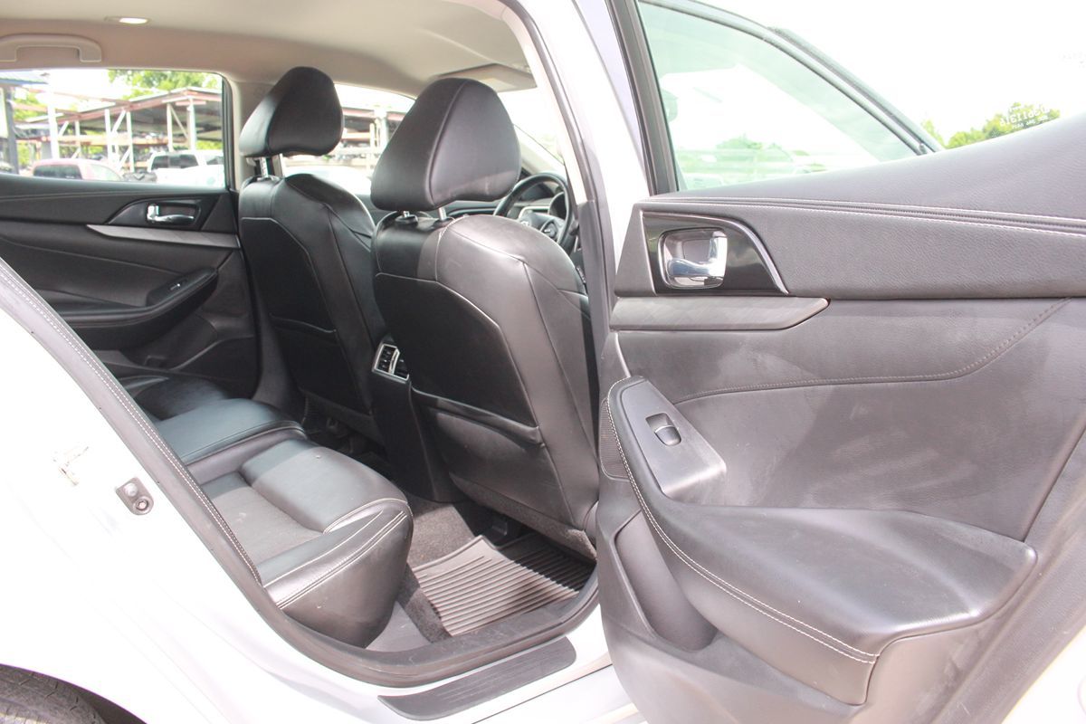 Photo 67 of 2017 Nissan Maxima Brilliant Silver for sale in Cypress, TX