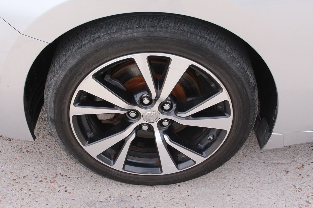Photo 81 of 2017 Nissan Maxima Brilliant Silver for sale in Cypress, TX