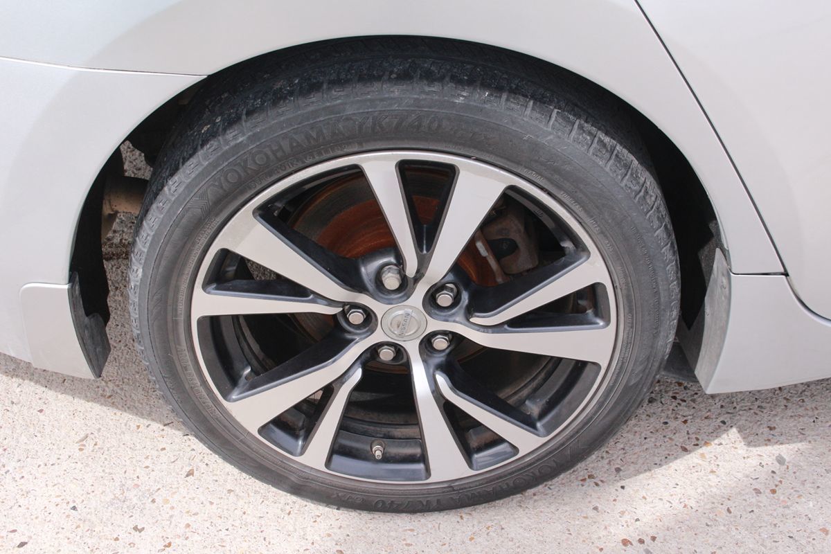 Photo 82 of 2017 Nissan Maxima Brilliant Silver for sale in Cypress, TX