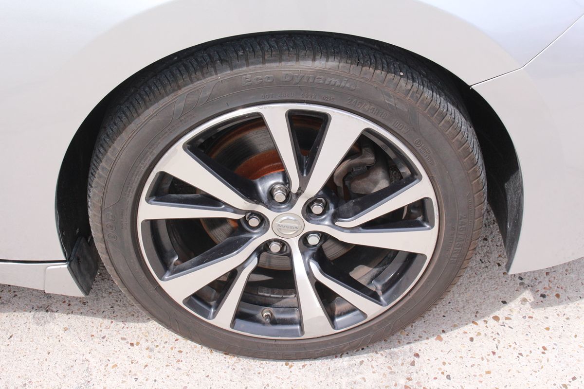 Photo 83 of 2017 Nissan Maxima Brilliant Silver for sale in Cypress, TX