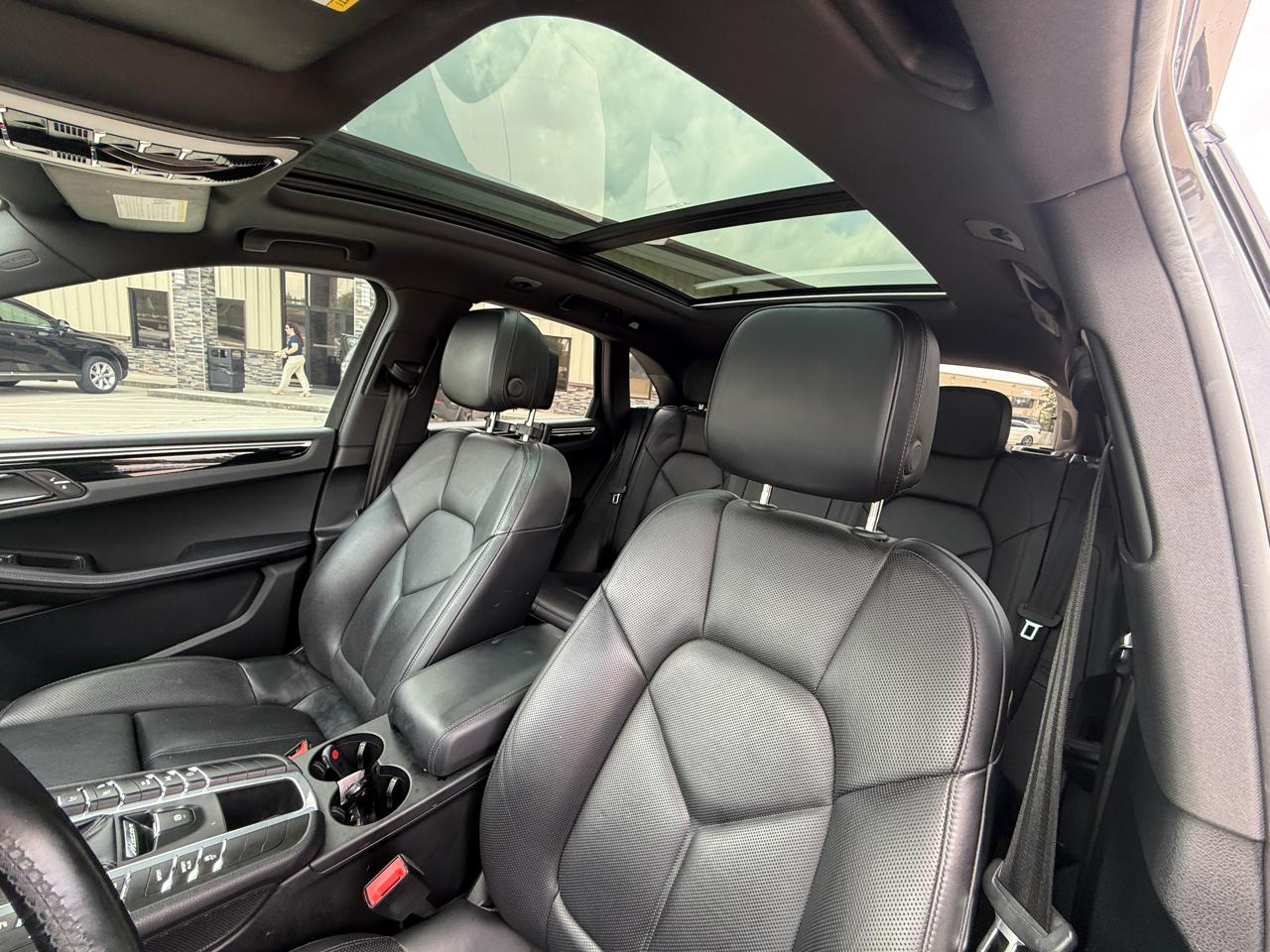 Photo 19 of 2018 Porsche Macan Type for sale in Houston, TX