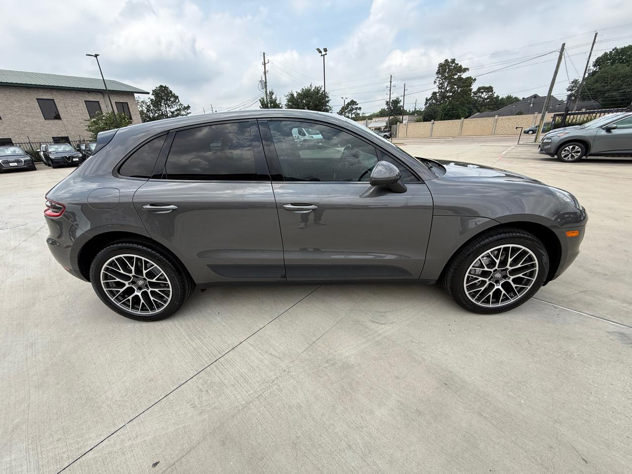 Photo 14 of 2018 Porsche Macan Type for sale in Houston, TX