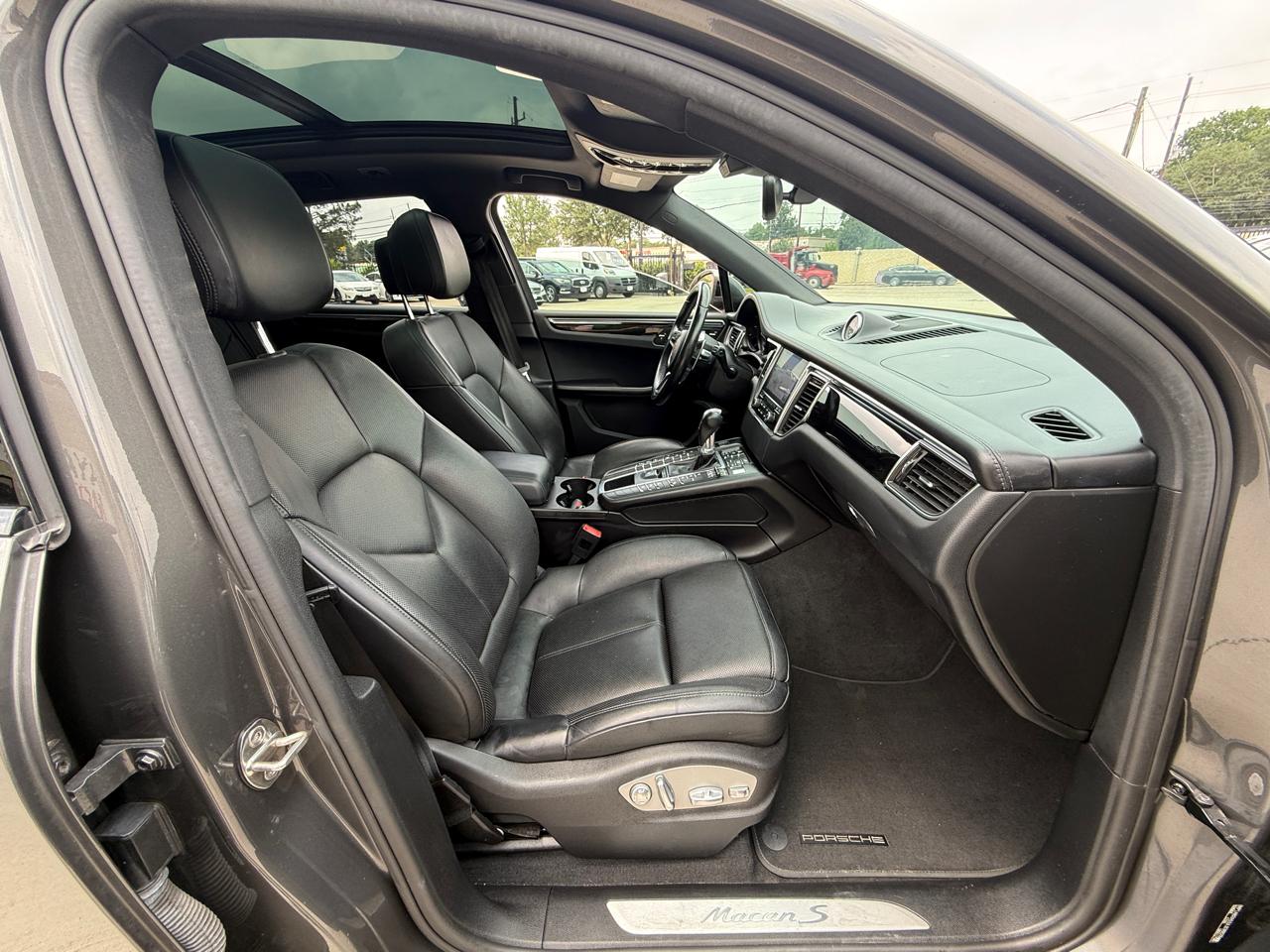 Photo 26 of 2018 Porsche Macan Type for sale in Houston, TX