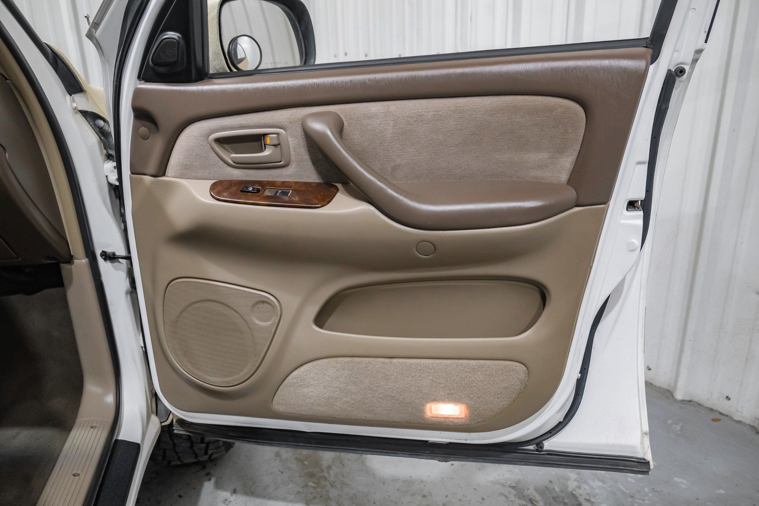 Photo 85 of 2004 Toyota Sequoia Wagon for sale in Katy, TX