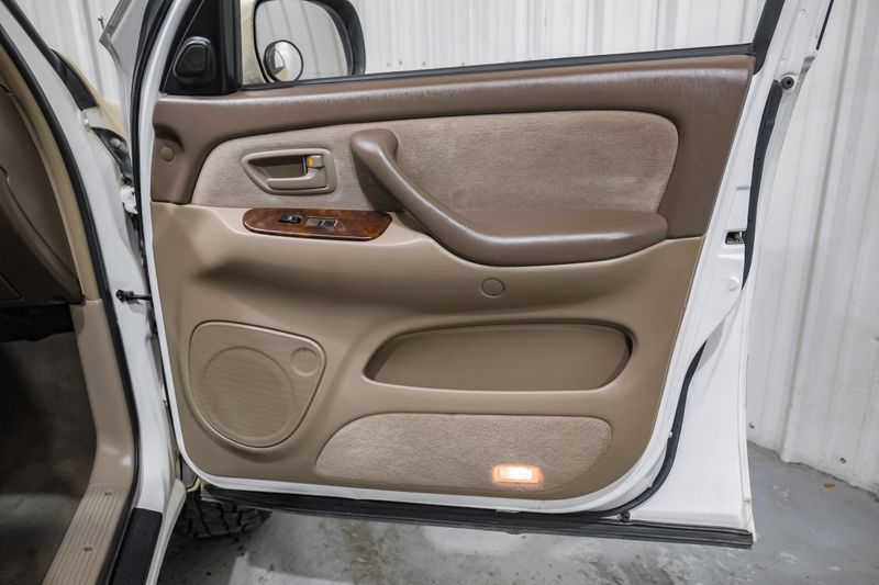 Photo 86 of 2004 Toyota Sequoia Wagon for sale in Katy, TX