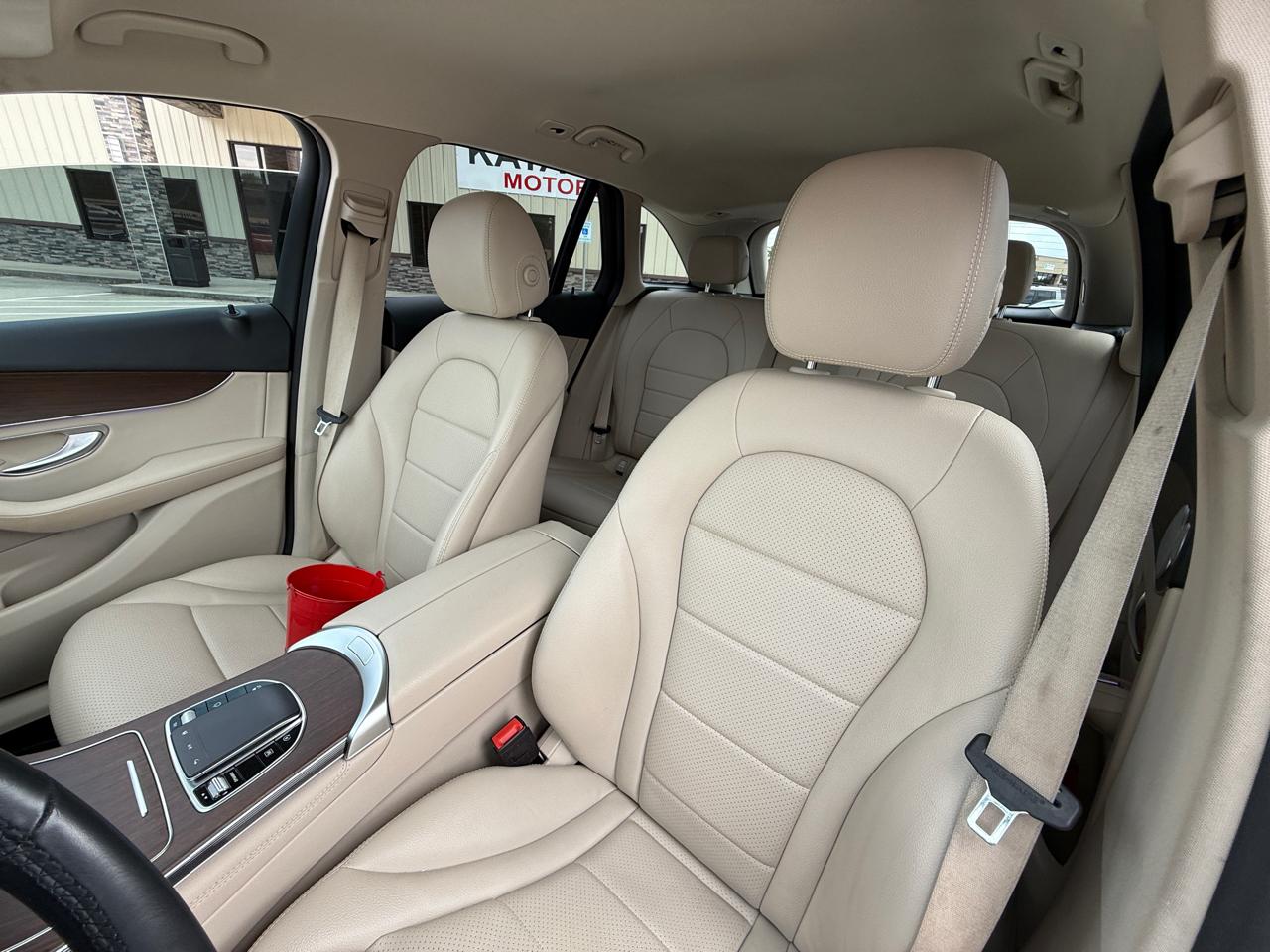 Photo 19 of 2020 Mercedes-Benz Glc-Class Glc300 for sale in Houston, TX