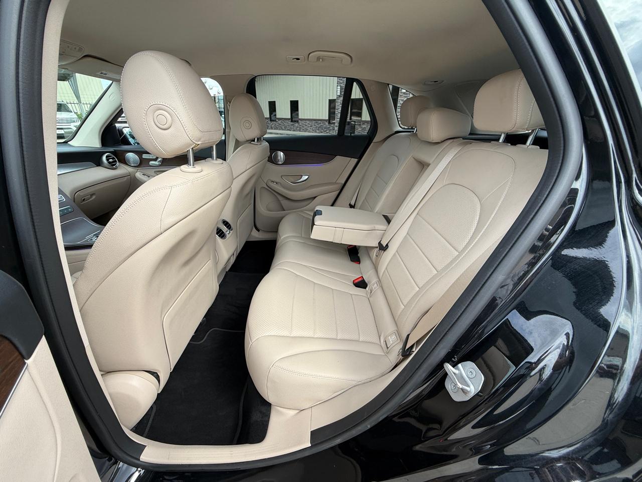 Photo 23 of 2020 Mercedes-Benz Glc-Class Glc300 for sale in Houston, TX