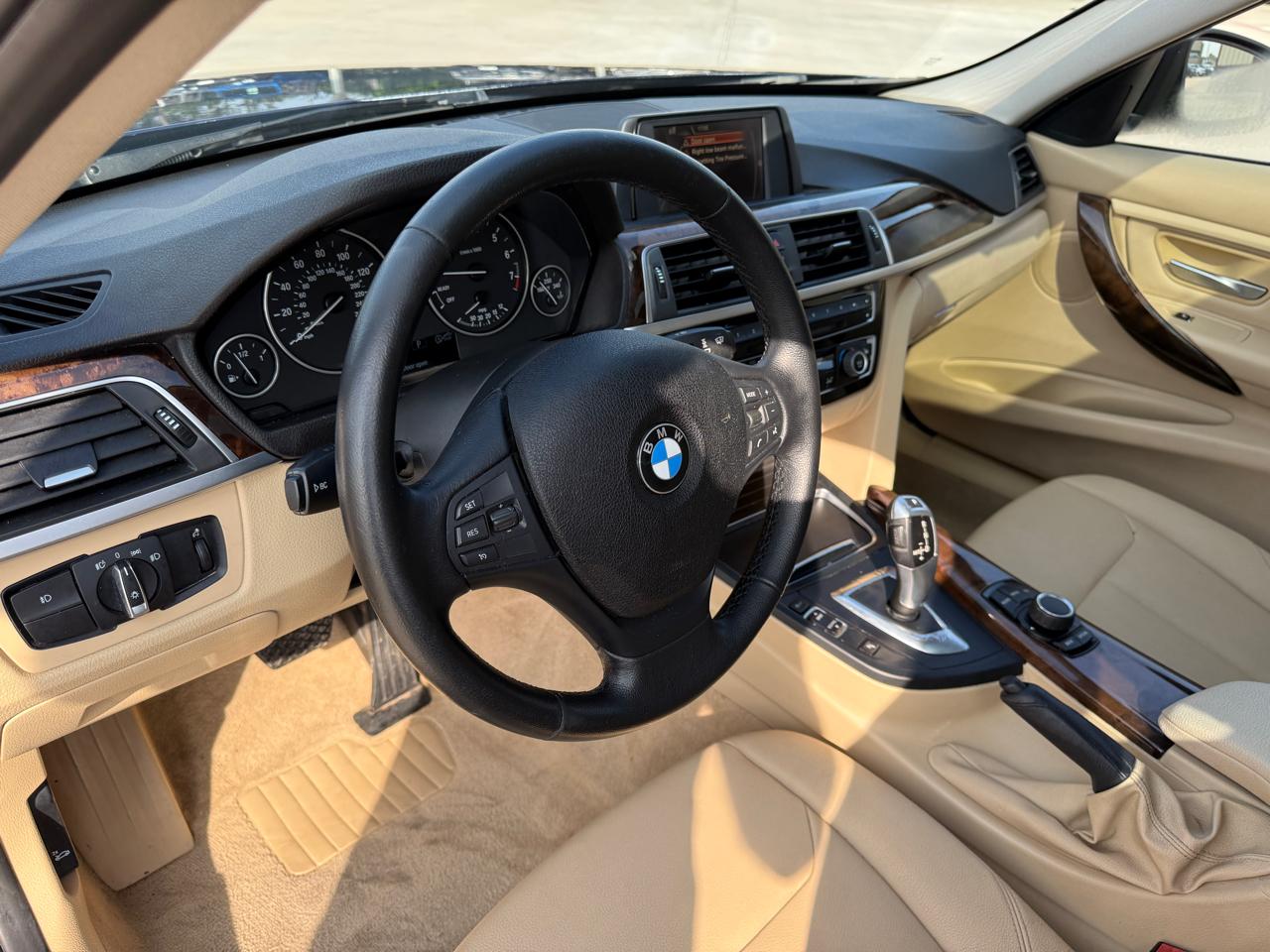 Photo 16 of 2016 BMW 320i 3-series for sale in Houston, TX