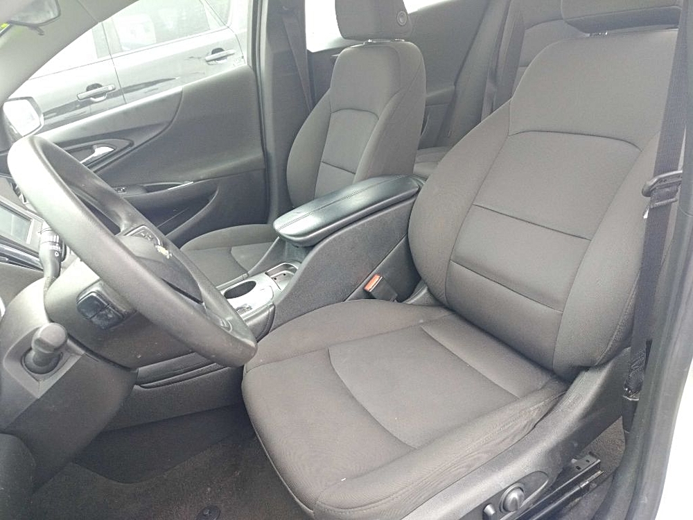 Photo 4 of 2018 Chevrolet Malibu LT for sale in Cypress, TX