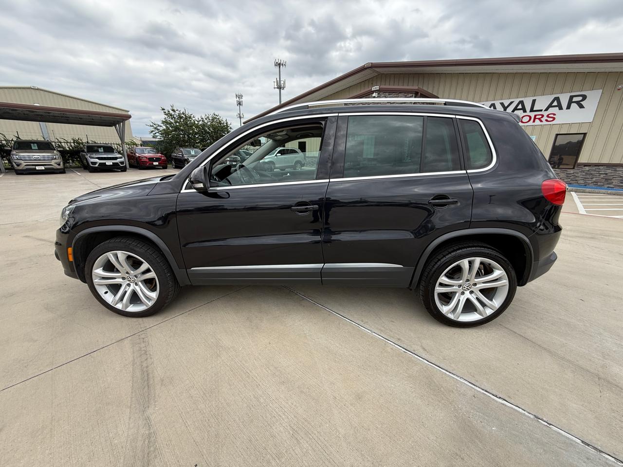 Photo 6 of 2016 Volkswagen Tiguan S, for sale in Houston, TX
