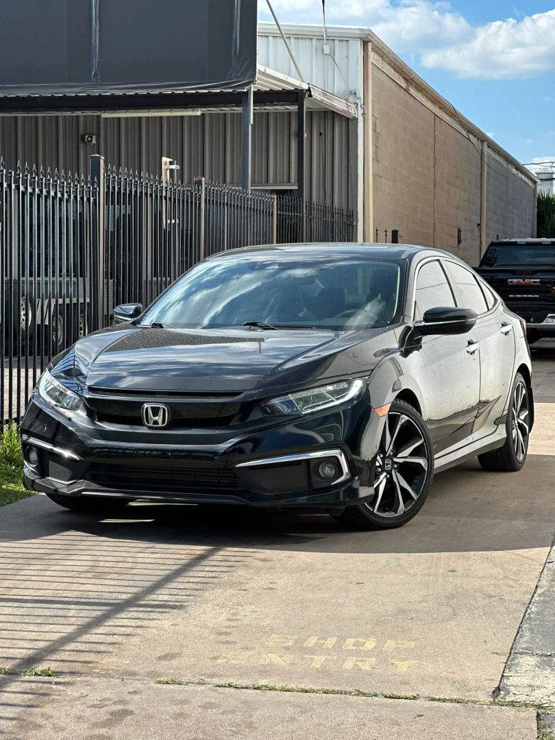 Photo 4 of 2019 Honda Civic Touring Sedan 4D for sale in Houston, TX